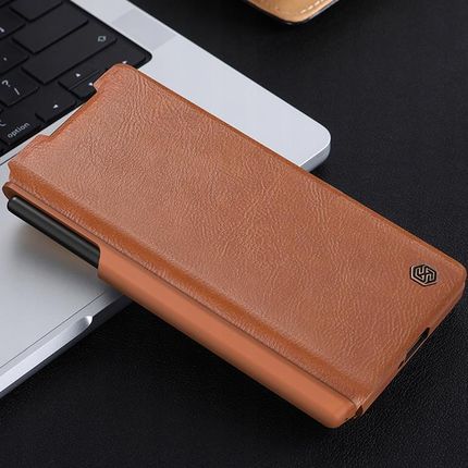 Nillkin Etui Z Klapką I Ochroną Aparatu Qin Pro Do Galaxy Fold6, Brązowe - zdjęcie 4