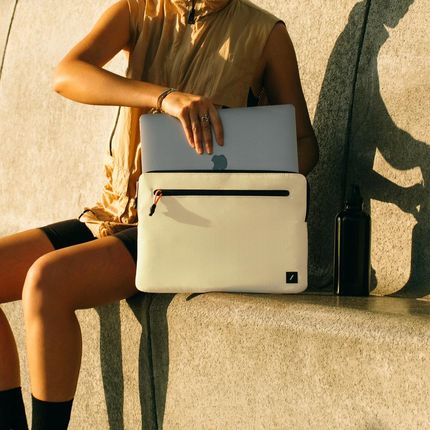 Native Union Ultralight Sleeve etui do MacBook Pro 14 M3/M2/M1 2024-2021 (4895200477815) - zdjęcie 2