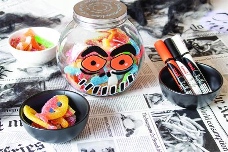 Zestaw markerów Uni Posca PWE-5M ASSF61 wersja Halloween op. 4 kolory - zdjęcie 2