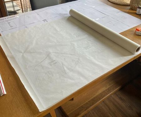 Papier do wykrojów Krawieckich szeroki Rolka 70cm x 50m - zdjęcie 2
