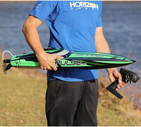 Szybka i duża łódź wyścigowa rc 83cm Proboat Impulse 32