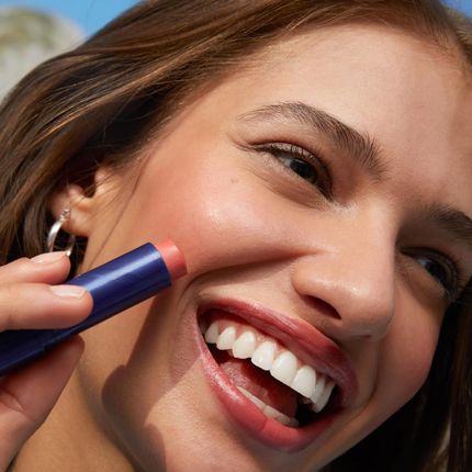 Nivea Krem Bb Do Twarzy Jasny 50Ml + Pomadka Ochronna Do Ust Rose 4,8G - zdjęcie 4