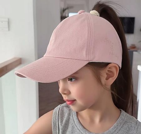 Czapka Z Daszkiem Dziewczęca Z Miejscem Na Kucyk Kitkę Daszek Bejsbolówka - zdjęcie 2