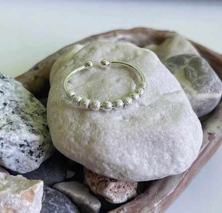 Srebrny pierścionek boho z ruchomymi kulkami regulowany - zdjęcie 4