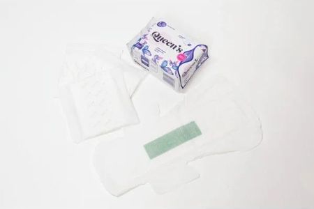 NOWOŚĆ! Podpaski nocne Queens – 8 sztuk Bawełniane, antybakteryjne - zdjęcie 2