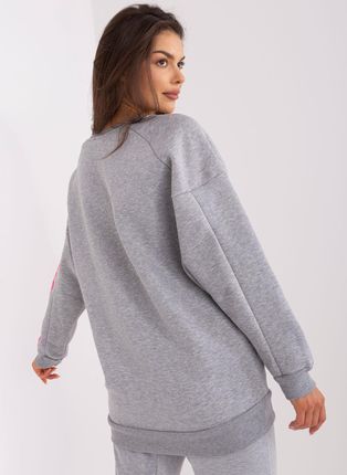 Szara ocieplana bluza z napisami - zdjęcie 2