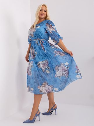 Niebieska sukienka plus size w kwiaty - zdjęcie 2