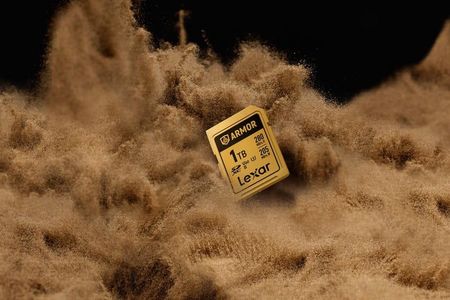 Karta pamięci Lexar SDXC ARMOR Gold 1 TB 280/210 MB/s V60 - zdjęcie 5