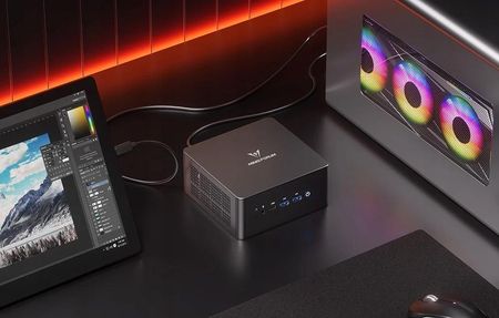 Minis Forum Komputer Mini-PC UM890 Pro (MINISUM890PRO32+1) - zdjęcie 2