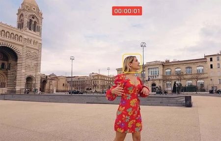Insta360 Flow 2 PRO AI TRACKER BUNDLE SZARY, śledzenie z AI Trackerem stabilizator, gimbal do telefonu - zdjęcie 2