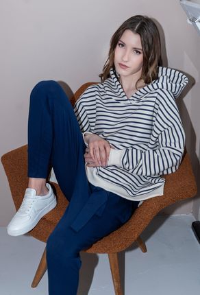 by Insomnia Bluza z kapturem EDEN SUMMER PASKI KREMOWO GRANATOWE - zdjęcie 2
