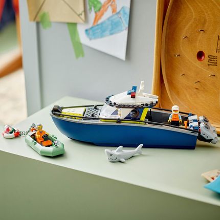LEGO City 60456 Pościg łodzią policyjną - zdjęcie 2