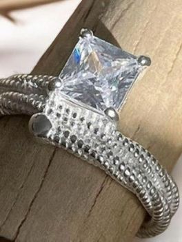 Srebrny Luksusowy pierścionek z cyrkonią z kwadratowym diamentem - zdjęcie 2