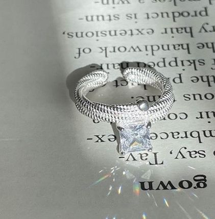 Srebrny Luksusowy pierścionek z cyrkonią z kwadratowym diamentem - zdjęcie 3