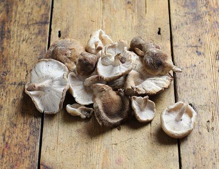 Świeże Grzyby Shiitake Świeże Bio Tacka Około 0,20Kg - zdjęcie 2