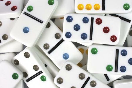 Tactic Domino Klasyczne W Puszce - zdjęcie 5