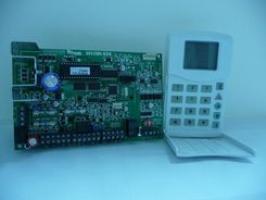 Akcesoria alarmowe Pyronix Płyta centrali alarmowej Matrix 424 z klawiaturą MX-ICON - zdjęcie 1