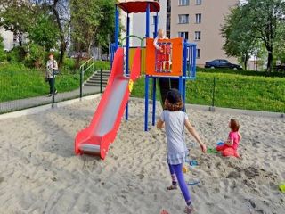 Jak rozpoznać bezpieczny plac zabaw?