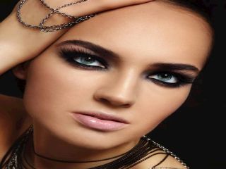 Jak wykonać idealne smoky eyes?