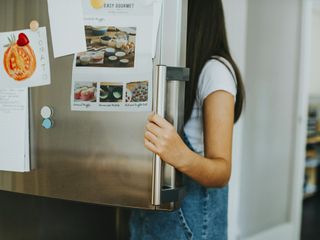 Inteligentne lodówki 2024: Samsung Family Hub vs LG Instaview vs Hisense French Door