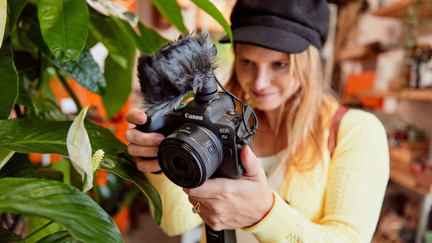 Canon RF 16mm f/2.8 STM lifestyle 2