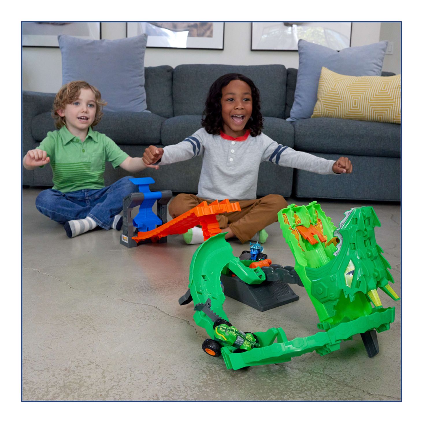 Гонки на драконах Hot Wheels Monster Trucks, набір 4