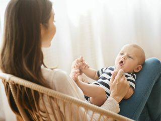Głużenie a gaworzenie. Co to jest? Jaka jest różnica?