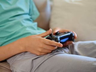Graj jak profesjonalista - najlepsze kontrolery do gry w FIFĘ na PC