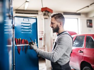 Jakie oświetlenie garażu będzie najlepsze?