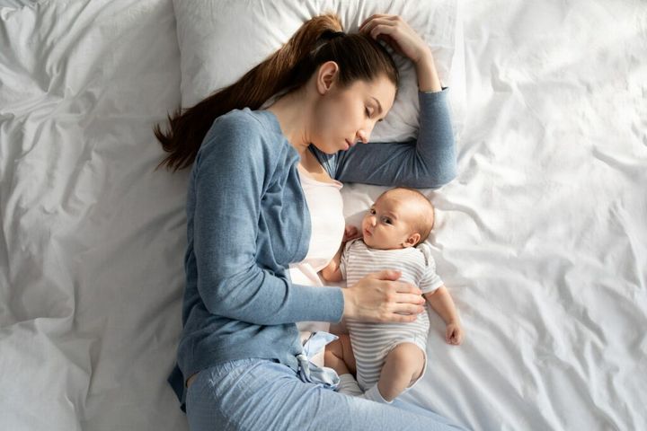 dlaczego niemowlę nie śpi w dzień