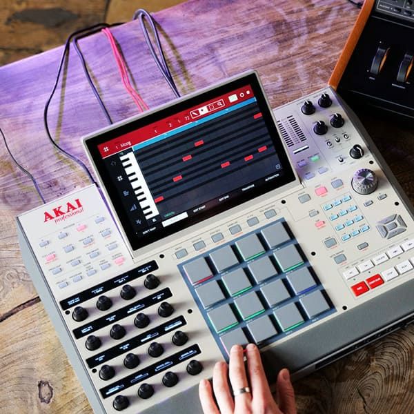 Akai Professional MPC X SE - Samodzielna stacja robocza MPC - Ceny