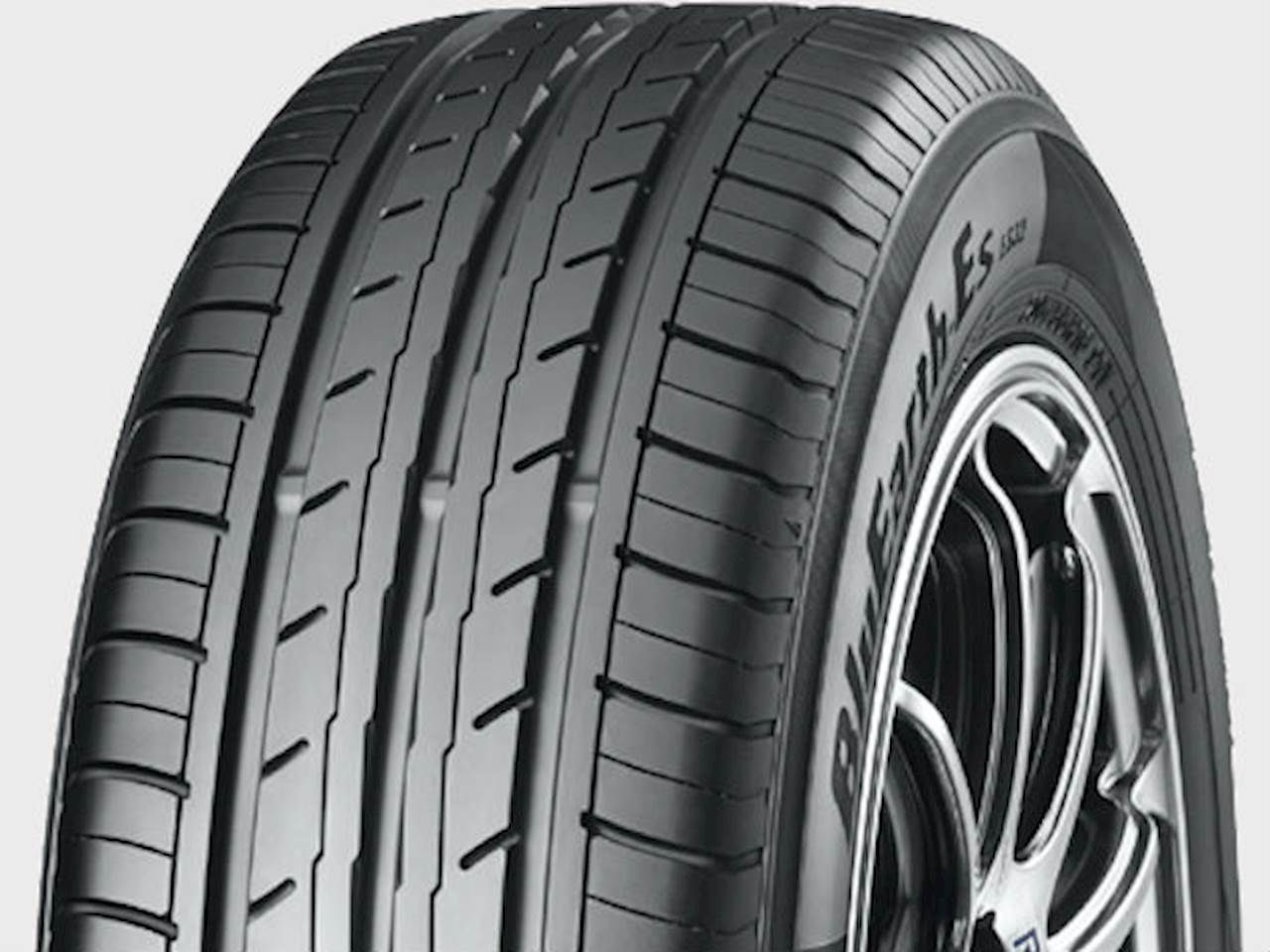 195/60 R15、YOKOHAMA BluEarth-ES 32、2024年 Opona całoroczna Yokohama BluEarth-4S AW21 195/65R15 91 H