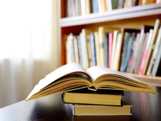 Książki o Auschwitz. Polecane tytuły literatury obozowej