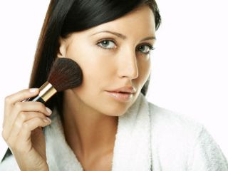 Jak nakładać bronzer? Proste i skuteczne wskazówki
