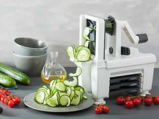 Co to jest spiralizer i jaki wybrać? Jak zrobić warzywny makaron?