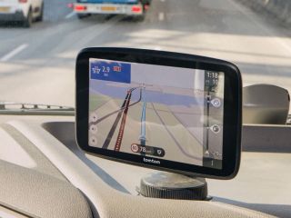 Jaka jest najlepsza nawigacja samochodowa z dożywotnią aktualizacja map? Ranking 2023
