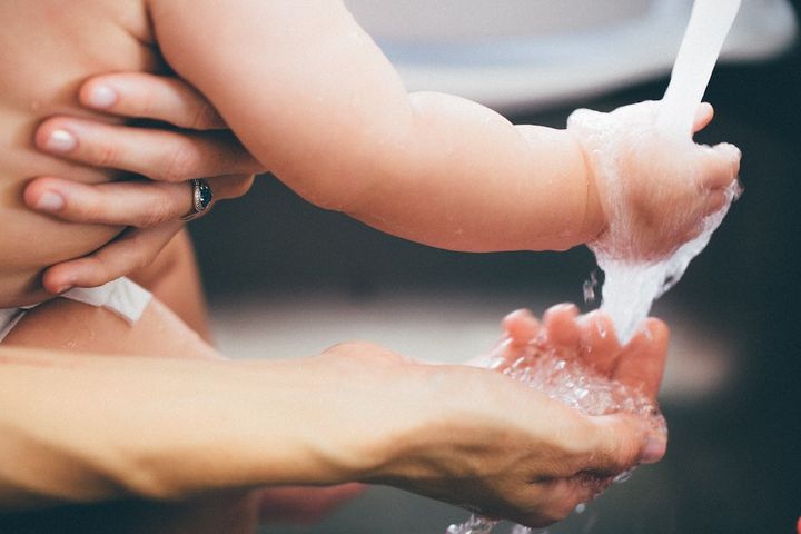 nauka mycia rąk dzieci