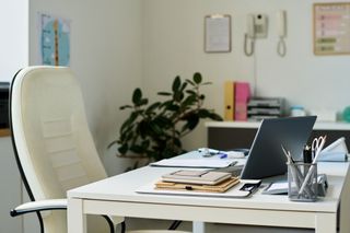 Najlepszy fotel ergonomiczny. Ranking krzeseł do biurka