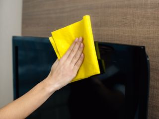Czym czyścić ekran telewizora?