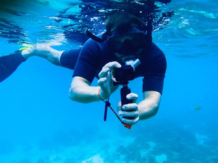 aparat fotograficzny do robienia zdjęć pod wodą