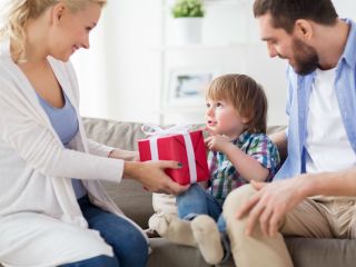Prezent dla dwulatka. Nasze propozycje na prezent dla dwuletniego chłopca