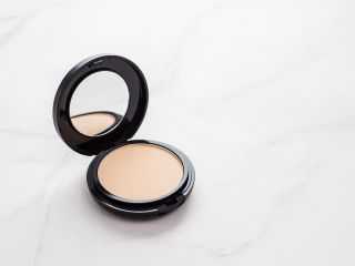 Idealny puder w kamieniu - jak go znaleźć?
