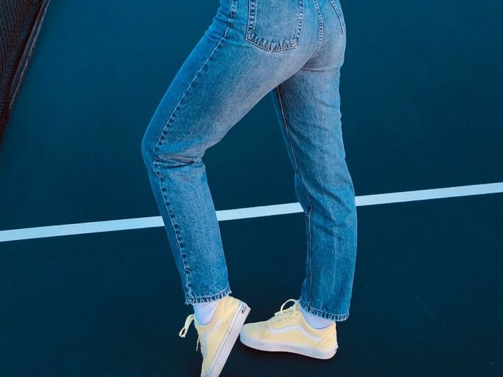 Jakie buty do jeansów damskich pasują?