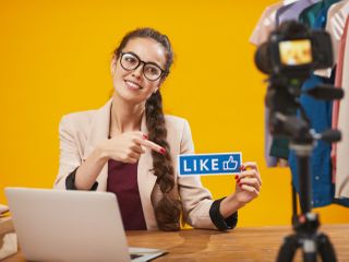 Jak influencerzy i twórcy treści generują dochód online