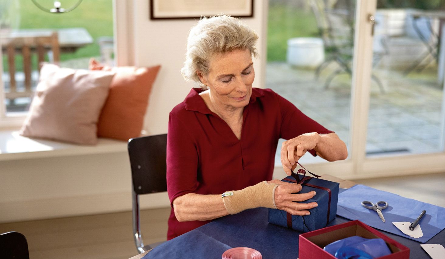 actimove wrist  lifestyle 2