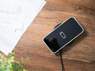 Telefon się wyłącza mimo naładowanej baterii? Co robić? 