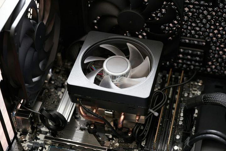 CPU fan for cooling desktop PC