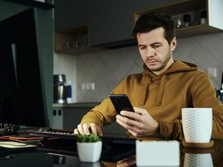 Jak zgrać zdjęcia z telefonu na komputer?