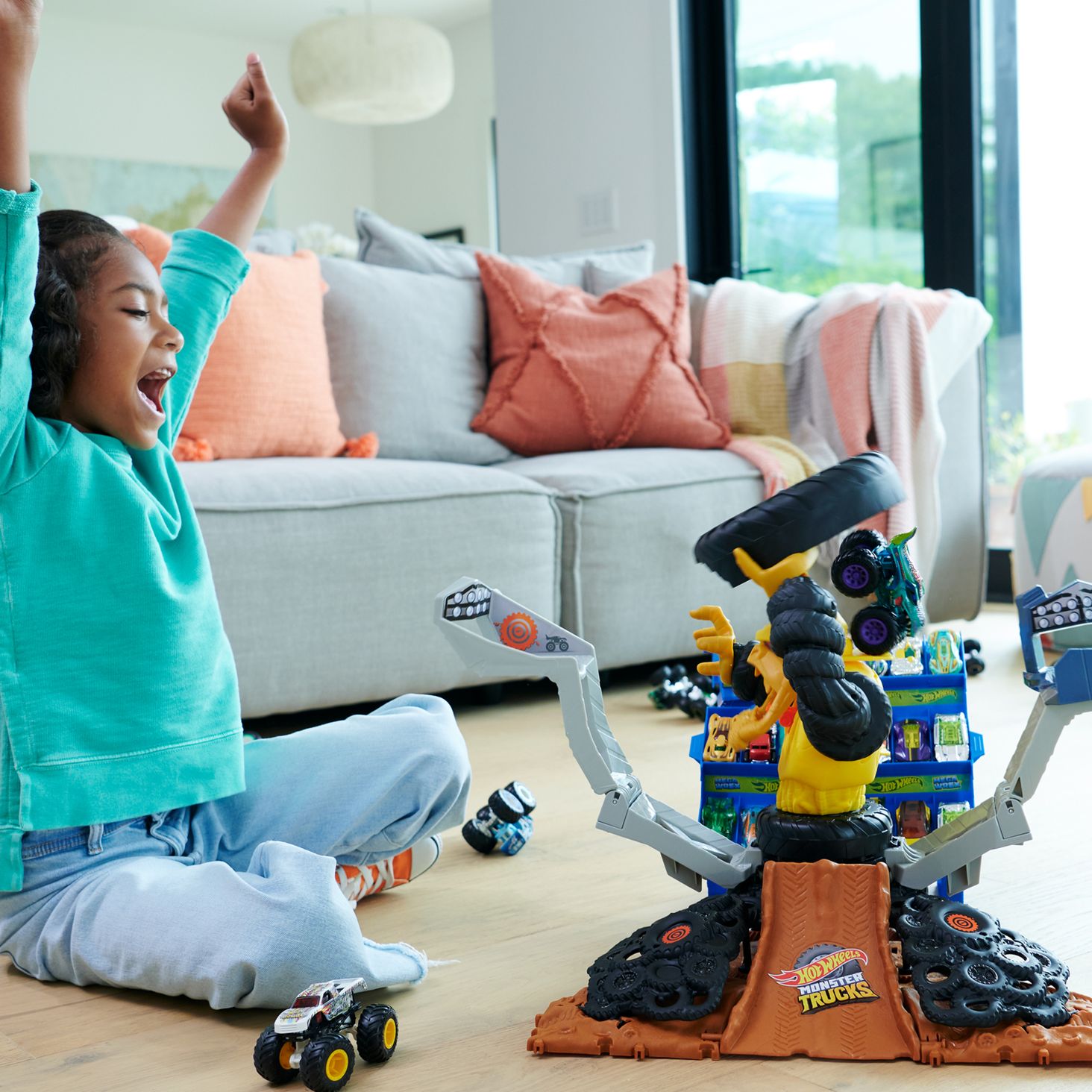 Hot Wheels Monster Trucks Arena Smashers  4