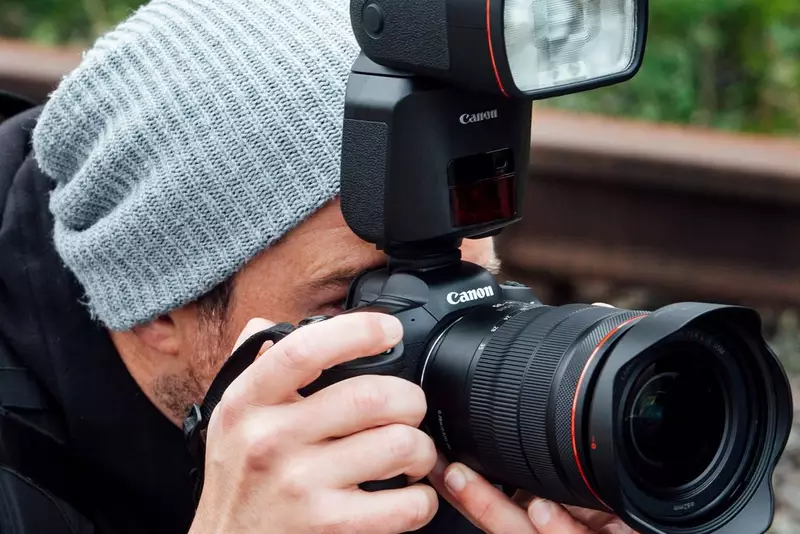 CANON SPEEDLITE EL-1 lifestyle